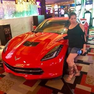 Meet your Posher, Yolanda